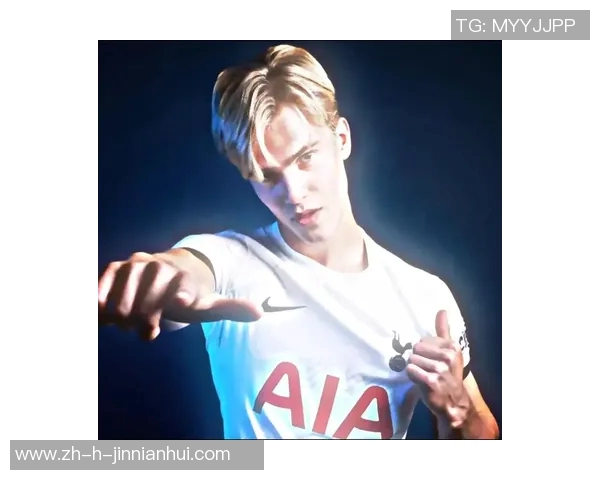 四大足球帅哥齐聚一堂 梦幻壁纸展现足坛绝世英才风采